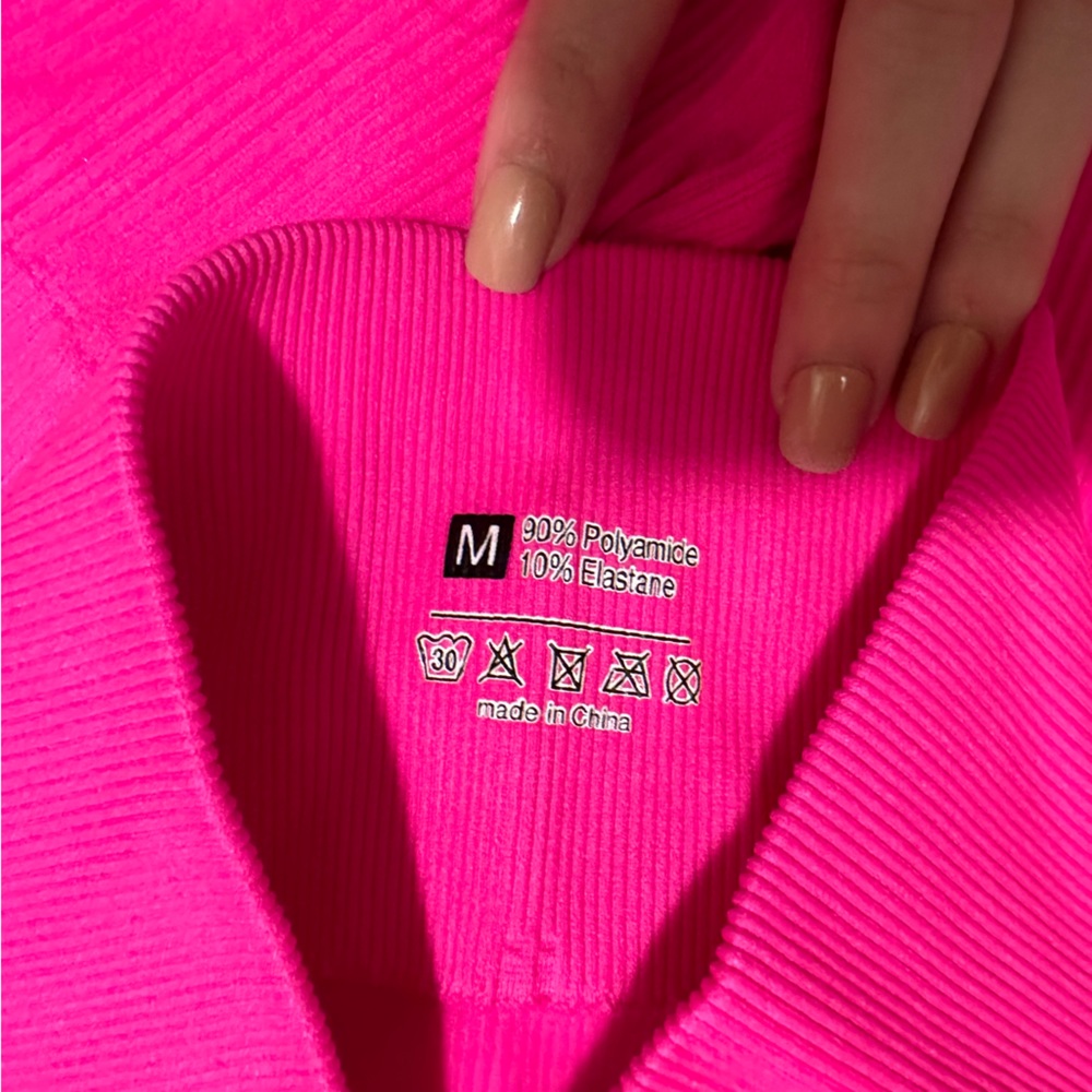 Neon Pink Workout Set - Picture 4 of 4